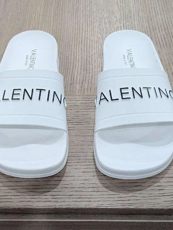$350 Mens Authentic Valentino \